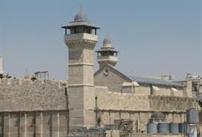 اسرائيل تمنع رفع الآذان في الحرم الابراهيمي 49 مرة