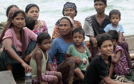 غرق مركب يقل 70 من مسلمي الروهينغا الفارين من بورما-تعديل