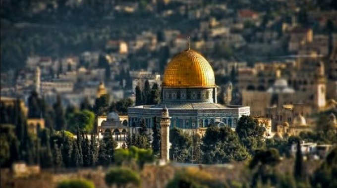 إسرائيل تقيم عروضا جنسية في القدس وتستفز المسلمين 