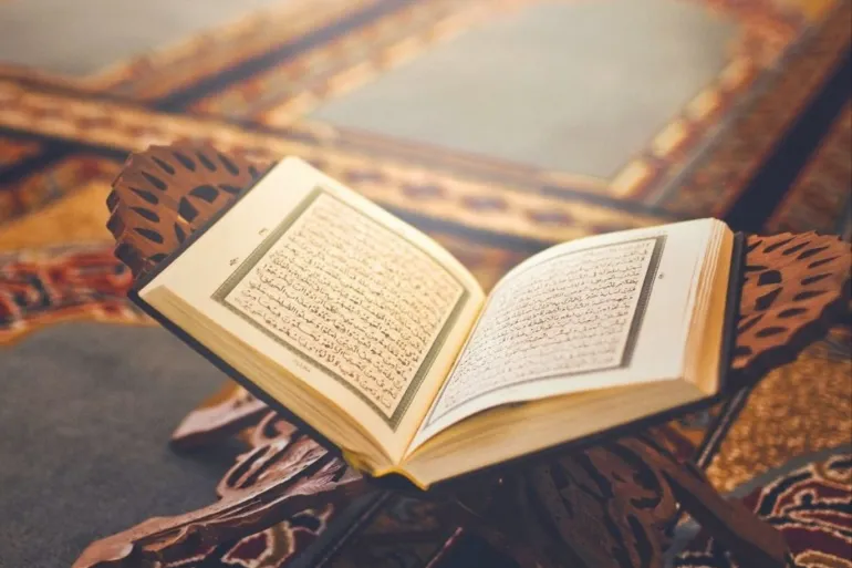 حكم نشر آيات القرآن وتحتها ترجمة معانيها