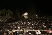 50 ألفًا يؤدون صلاتي العشاء والتراويح في المسجد الأقصى